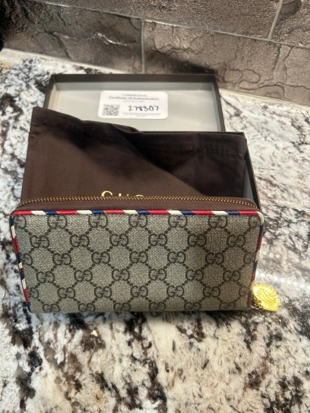 Gucci RARE GG Supreme Zip Wallet with Multicolor Embroidered Tiger and UFO - Picture 9 of 11